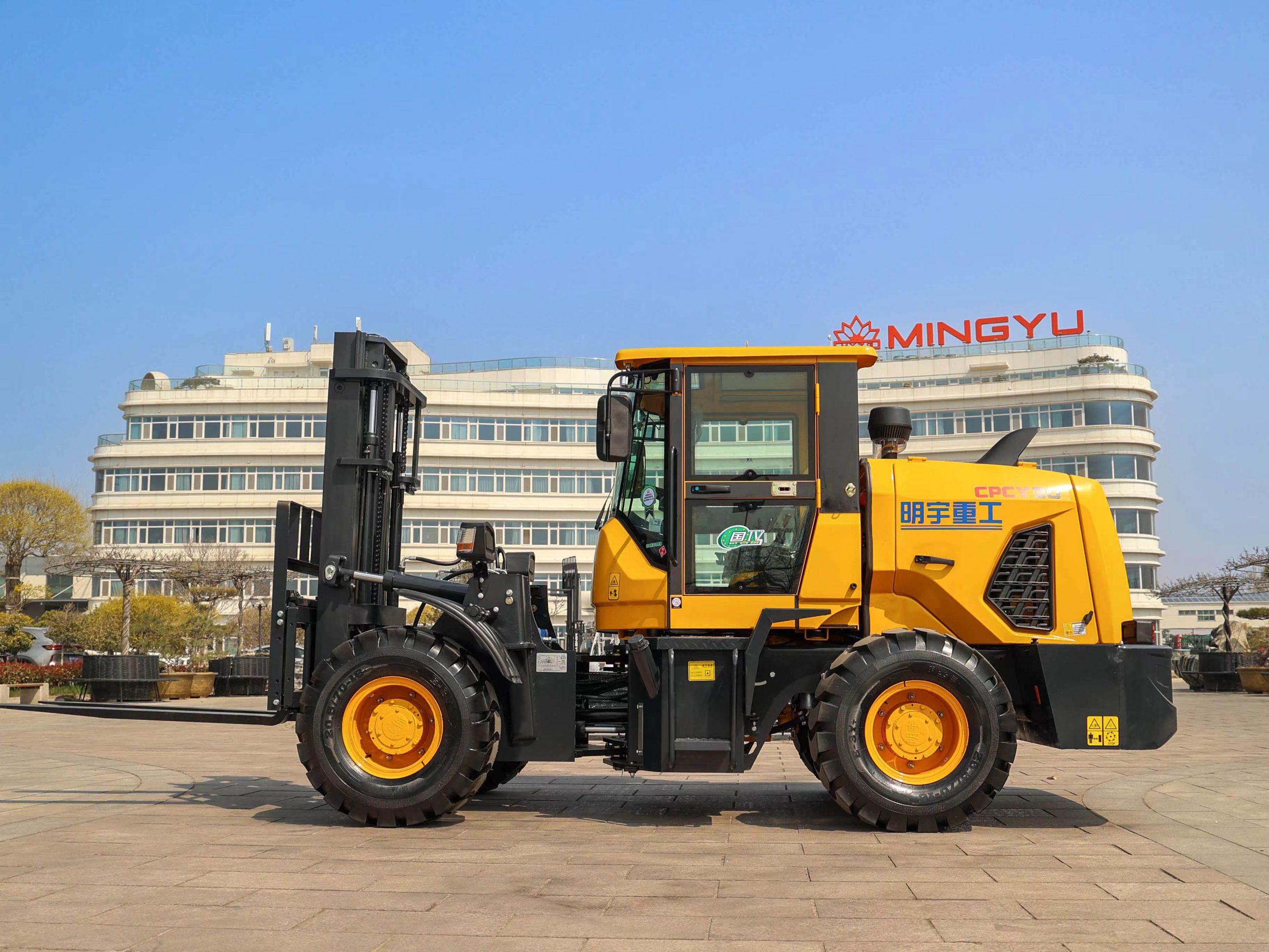 DY26 3T Off-road forklift